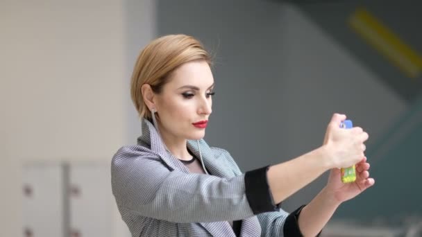 Selfie ya da hikayeleri instagram için çekim güzel çekici kadın — Stok video