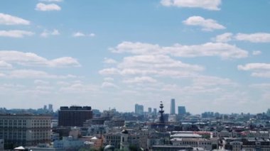 Moskova 'nın modern bölümünün panoramik manzarası, Rusya 'nın başkenti. Güneşli gün