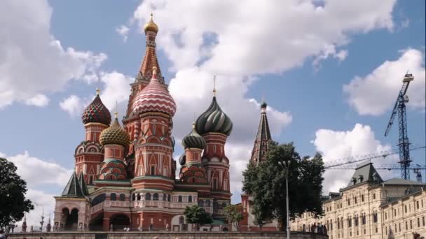 Moscow Red Square, time lapse view of St. Basils Cathedral in Moscow, Russia. — Stock Video