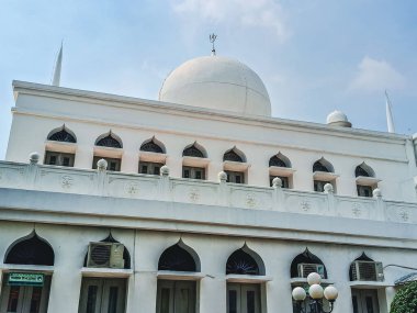 the second largest mosque in Jakarta, Al-Azhar