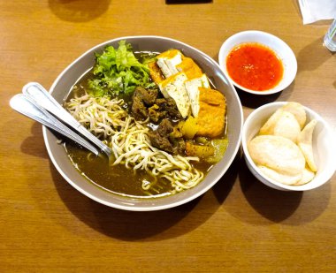 Balık çorbalı erişte.