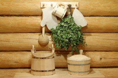 Sauna iç geleneksel sauna ve banyo aksesuarları.
