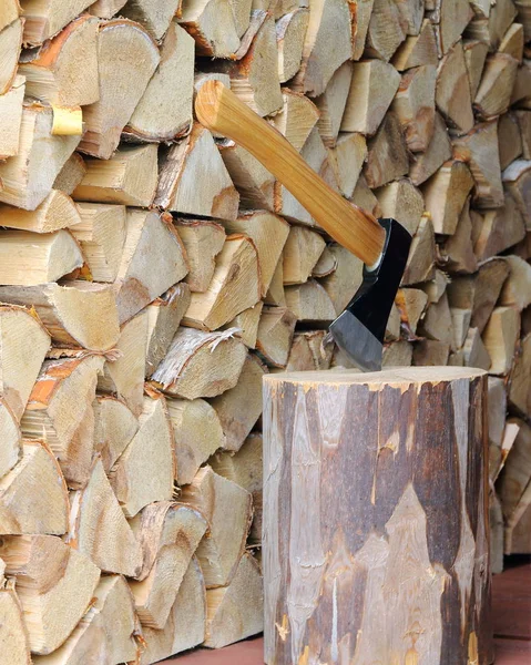 Iron Axe Birch Firewood Stack Shed — Stock Photo, Image