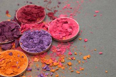 Turuncu, Pembe, Mor, Eflatun ve Kırmızı Siyah arka planda Eshelhadow ezildi