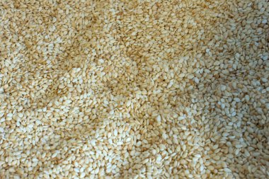 Bu susam tohumlarının bir fotoğrafı.