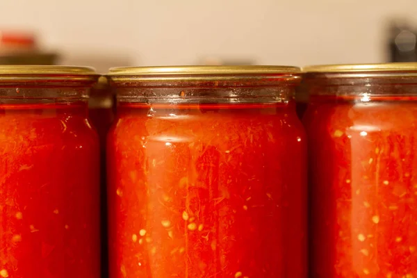 Jus Tomate Maison Sauce Dans Des Bocaux Verre Gros Plan — Photo