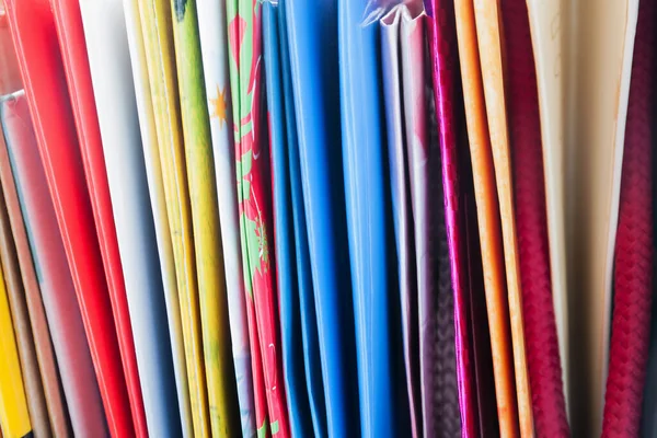 Renkli Kağıt Alışveriş Torbaları Yakın Çekim Seçici Odaklanma — Stok fotoğraf