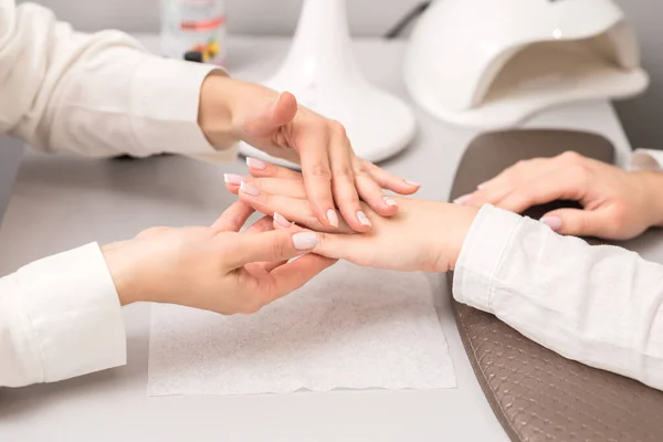 Hands Nails Young Woman Receiving Oil Massage Beautician Beauty Salon — Stock Photo, Image