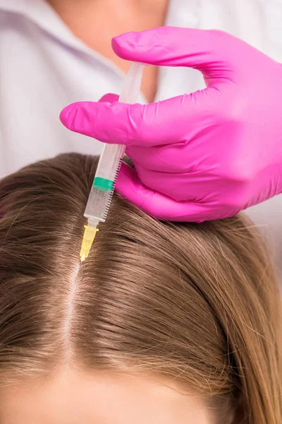 Close Doctor Cosmetologist Making Mesotherapy Injections Head Woman Concept Mesotherapy — Stock Photo, Image