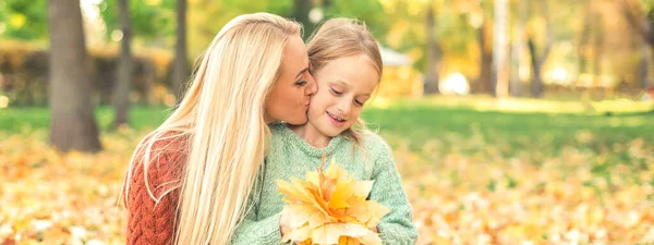Happy Young Caucasian Mother Little Daughter Holding Autumn Yellow Leaves — Stock Photo, Image