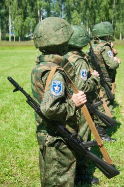 Askeri kamp. Rus genç askerleri oluşumu