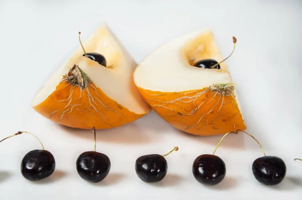 Compisición Sobre Fondo Blanco Con Fruta Melón Cerezas —  Fotos de Stock