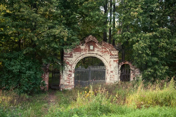 Vecchio Cancello Del Cimitero — Foto Stock