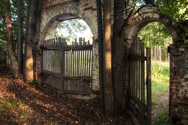 Une Vieille Porte Cimetière — Photo