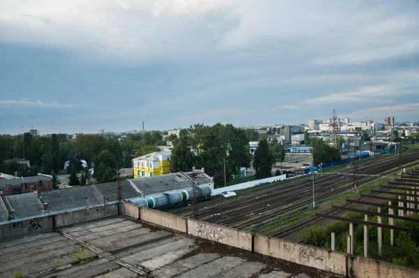 Stedelijke Landschap Van Een Stad Een Spoorlijn Bovenste Weergave — Stockfoto