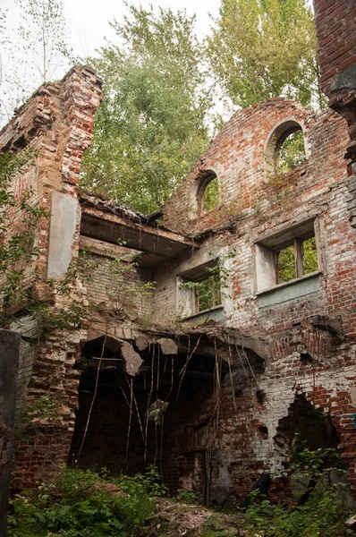 Verlassene Villa Mit Bögen — Stockfoto