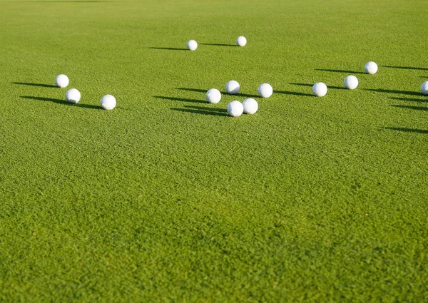 Bovenaanzicht Plat Leggen Van Golfballen Gras Achtergrond Het Concept Van — Stockfoto