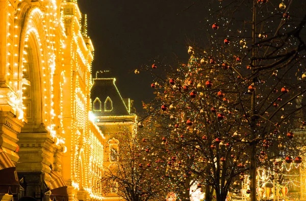 都市の通りのお祭りイルミネーション モスクワ ロシアのクリスマス 赤の広場 — ストック写真