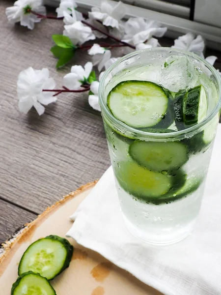 Vaso Desintoxicación Fría Con Pepino Refrescante Bebida Verano —  Fotos de Stock