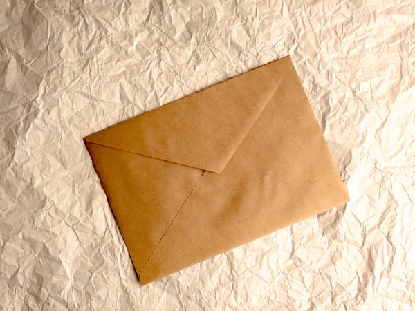 Envelope Kraft Paper Lies Crumpled Paper — Stock Photo, Image