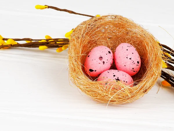 Pink Easter Eggs Nest White Wooden Background Copy Space — Stock Photo, Image