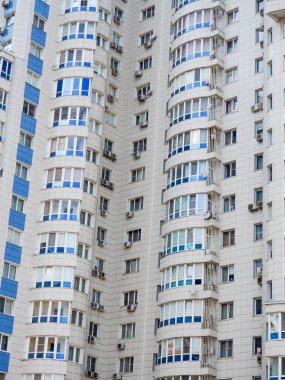 Modern apartmanlar. Apartman bloğu görünümü