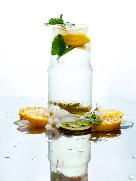 Agua Desintoxicada Con Naranja Menta Cóctel Helado Verano Limonada Tarro —  Fotos de Stock