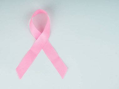 Pembe kurdele göğüs kanseri, pembe kurdele döngüsü kadın sağlığı mücadelesi konsepti..