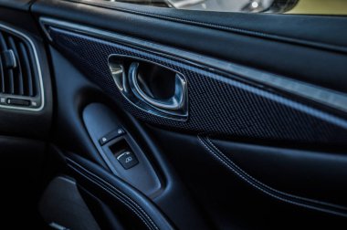 Moskova, Rusya - 1 Eylül 2017 Infiniti Q60 coupe Araba, iç görünüm. Yeni araba - Infiniti Q60 Coupe testi. İş sınıfı salon ve V6 motoru. Sigorta primi spor coupe. 405 beygir V6 motor.