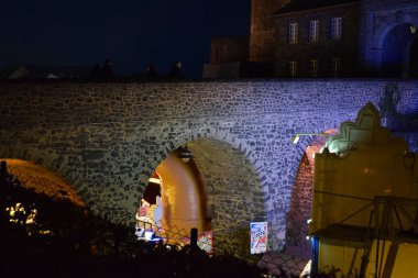 Lukasmarkt under the castle bridge in Mayen