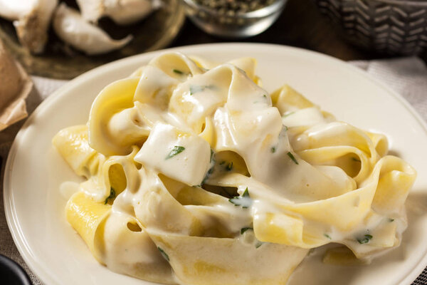 Pappardelle Pasta with Creamy Alfredo Sauce