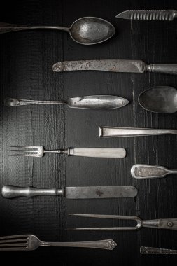 Rustik gümüş koyu ahşap zemin üzerinde. Mutfak ve Restaurant konseptini.