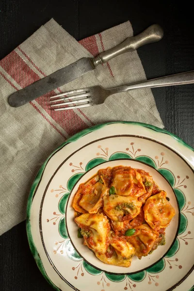 Fresh Homemade Tortellini Tomato Sauce Mozzarella Cheese Rustic Plate — Stock Photo, Image