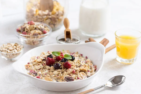 Muesli With Milk, Chia Seeds, Berries and Cinnamon with Freshly — Stock Photo, Image