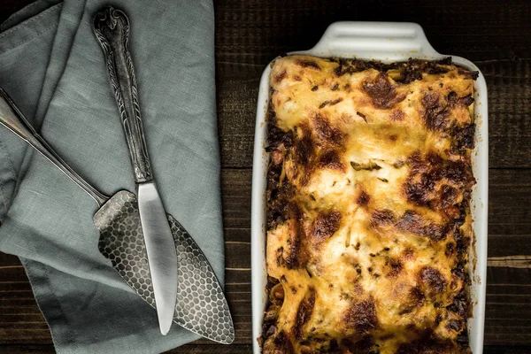 Lasagne met gehakt, Bolognese saus en Mozzarella Kaas — Stockfoto