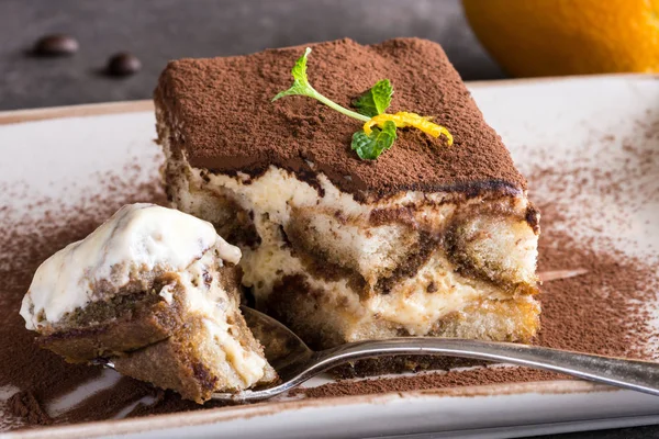 Sobremesa caseira de bolo Tiramisu com queijo Mascarpone e Espres — Fotografia de Stock