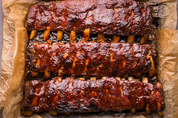 Asado picante caliente de repuesto costillas de cerdo barbacoa —  Fotos de Stock