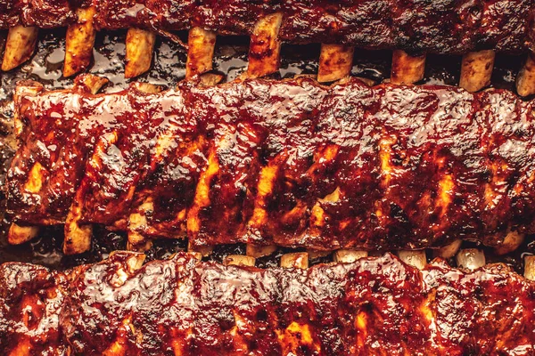 Costelas de porco rústicas churrasco grelhado quente e picante — Fotografia de Stock