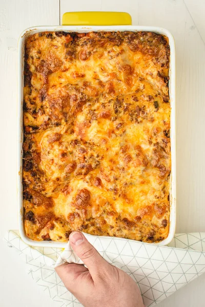 Lasagne Bolognese met rundvlees, kaas en tomaat — Stockfoto