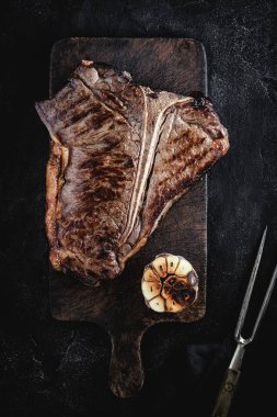 Izgara Kuru Yaşlı Beef T-bone Steak Vintage Kesme Kurulu
