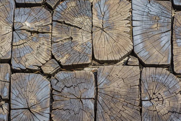 古いスリーパーひび割れた木製テクスチャハイコントラストの背景 — ストック写真