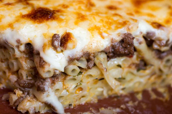 Pastitsio традиційна Грецька запечена паста запіканка з землею Be — стокове фото