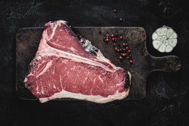 Rustik Mutfak Doğrama Kurulu Premium Kuru Yaşlı Çiğ T-bone Steak