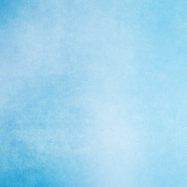 Açık mavi geçişlerin ince bir gradyanı daha parlak bir renge dönüşür, hassas dokusu derinlik ve ilgi yaratır..