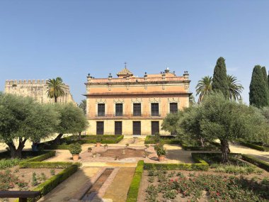 İspanya: 12. yüzyıldan kalma bir Fas kalesi olan Jerez de la Frontera Alczar, yenilenmiş iç bahçelerini ve çeşmelerini sergileyerek ziyaretçilere Endülüs 'ün zengin tarihine bir bakış sunuyor..