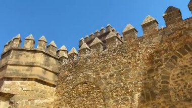 Santa Maria Castillo de San Marcos 'un dış görünüşü, İspanya' nın El Puerto de Santa Maria şehrinde bir cami üzerine inşa edilen 13. yüzyıldan kalma bir kale..