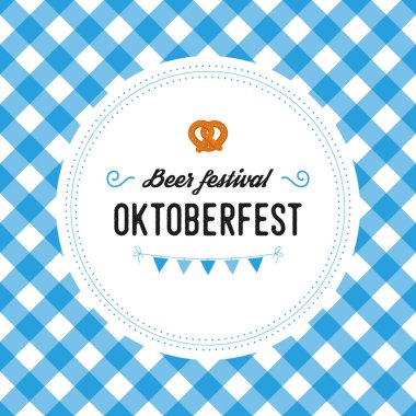 Oktoberfest poster vektör çizim mavi beyaz bayrak arka plan üzerinde taze lager bira ile. Kutlama flyer şablonu geleneksel Alman bira festivali için. Simit ve bayrak.
