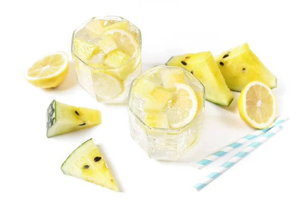 Cool Fresh Yellow Armelon Lemonade Ingredients White Background Концепция Вегетарианской — стоковое фото