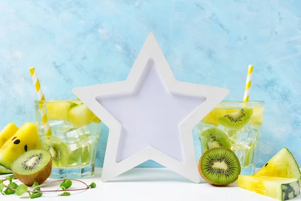 White Star Photo Frame Mockup Cool Fresh Kiwi Armelon Lemonade — стоковое фото