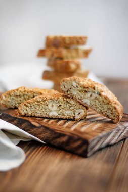 Çıtır çıtır İtalyan bisküvileri.